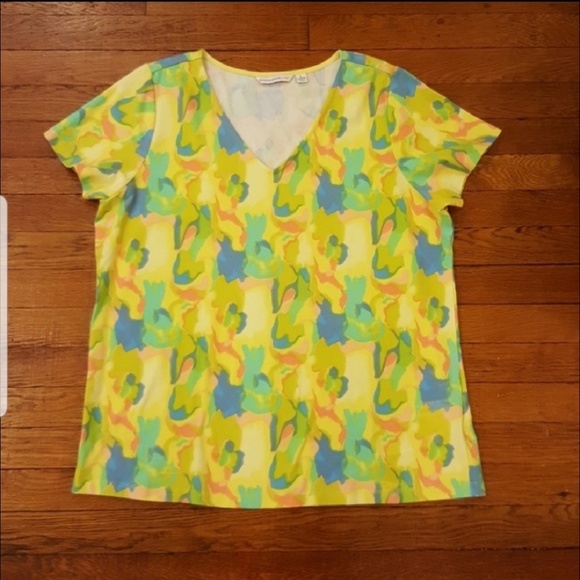 Isaac Mizrahi Tops - Isaac Mizrahi V-neck blouse